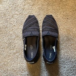 Tom’s slide on shoes